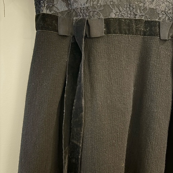 Japanese Vintage Elegant Black Lace/Wool Dress with Cream Collar - Picture 4 of 4